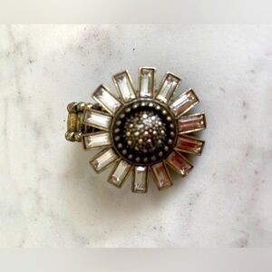 🌷🌷 3/$15 Avon Stretchy Daisy Ring🌷🌷